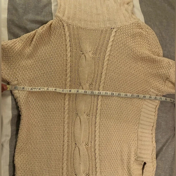 Knit Oversized Sweater Express size Small - Picture 13 of 17